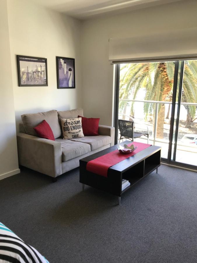 Waterfront@Waves Apartment Cowes Bagian luar foto