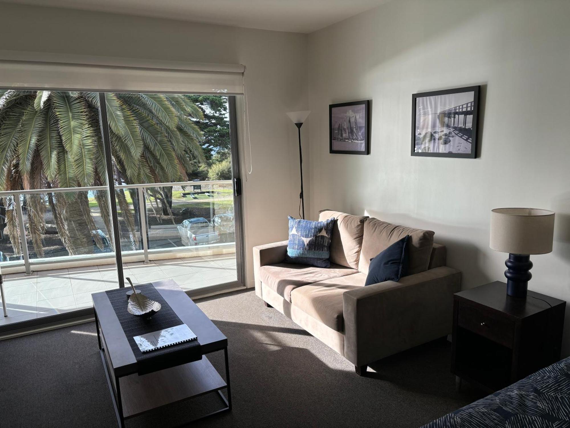Waterfront@Waves Apartment Cowes Bagian luar foto