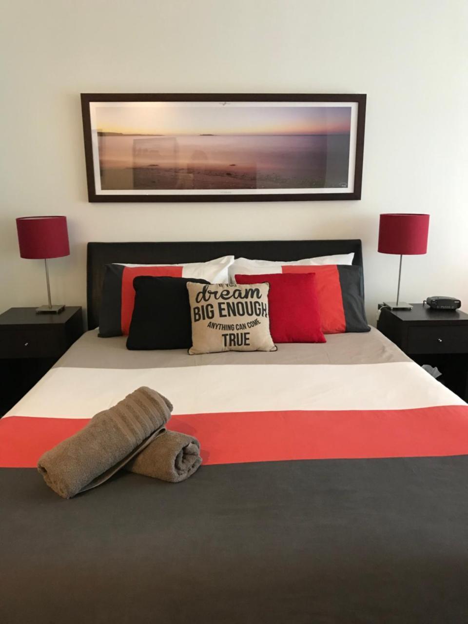Waterfront@Waves Apartment Cowes Bagian luar foto